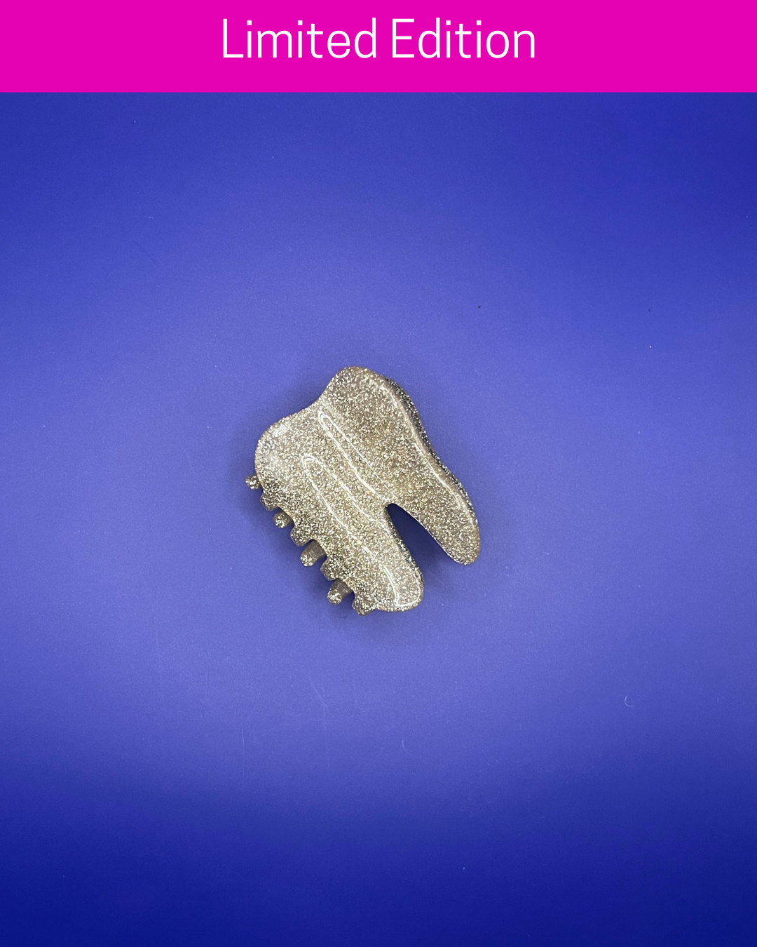 Small Glittering Gold Tooth Claw Hair Clip
