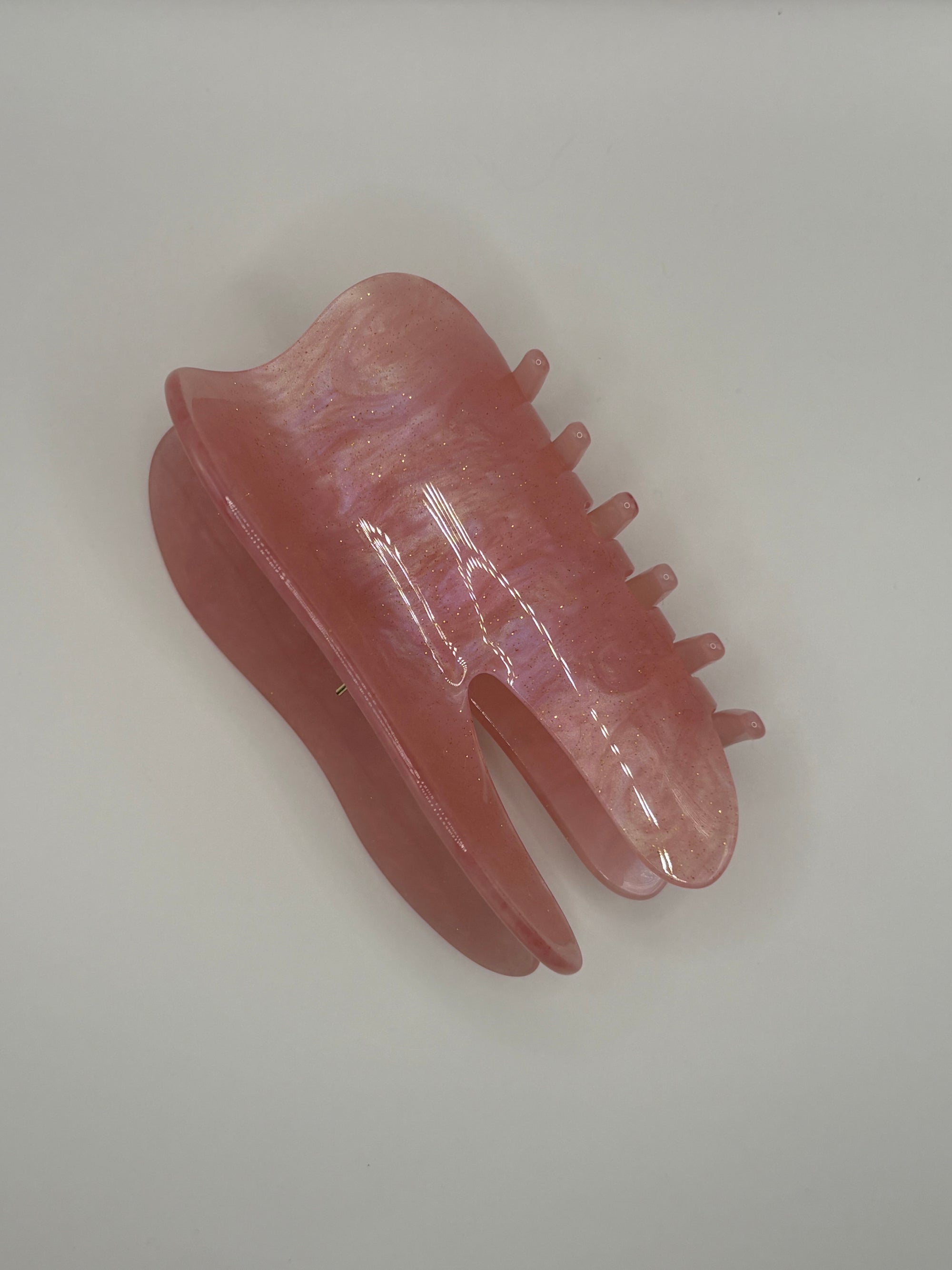 Large Pearly Pink Tooth Claw Hair Clip