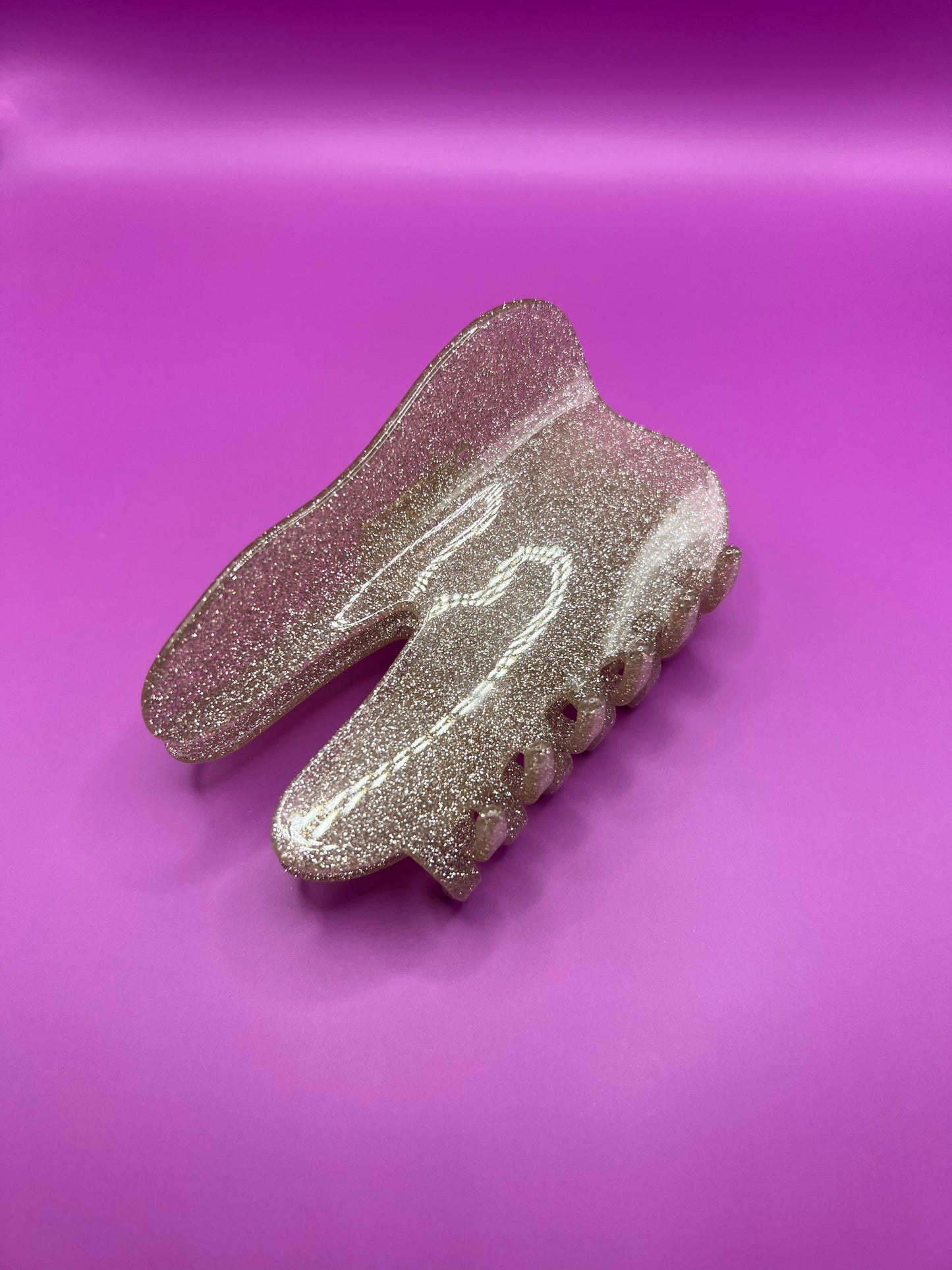 Large Glittering Gold Tooth Claw Hair Clip