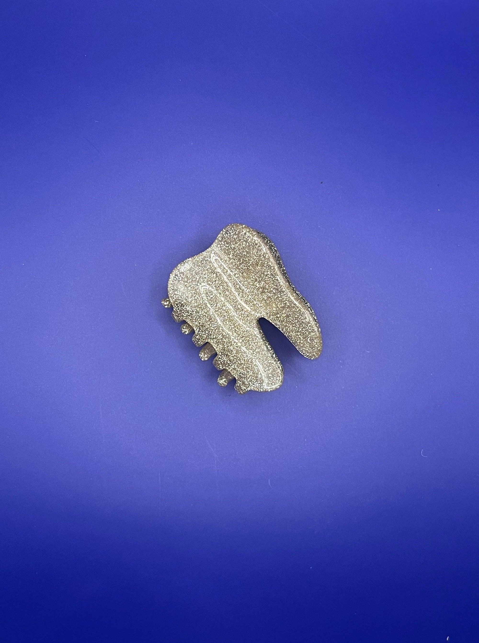 Glittering Gold Tooth Claw Hair Clip Small
