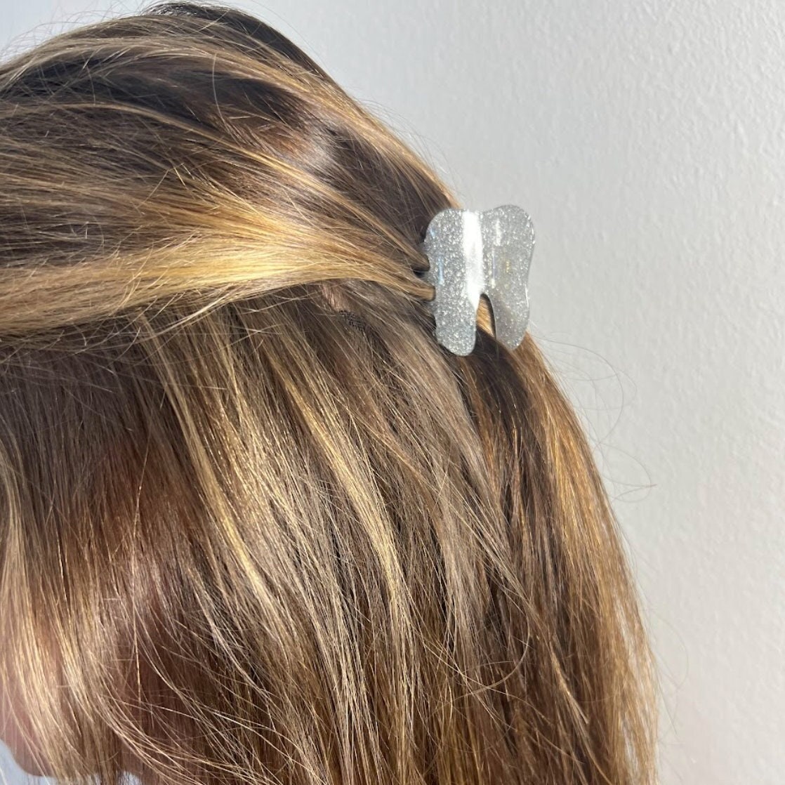 Small Sparkling Silver Tooth Claw Hair Clip