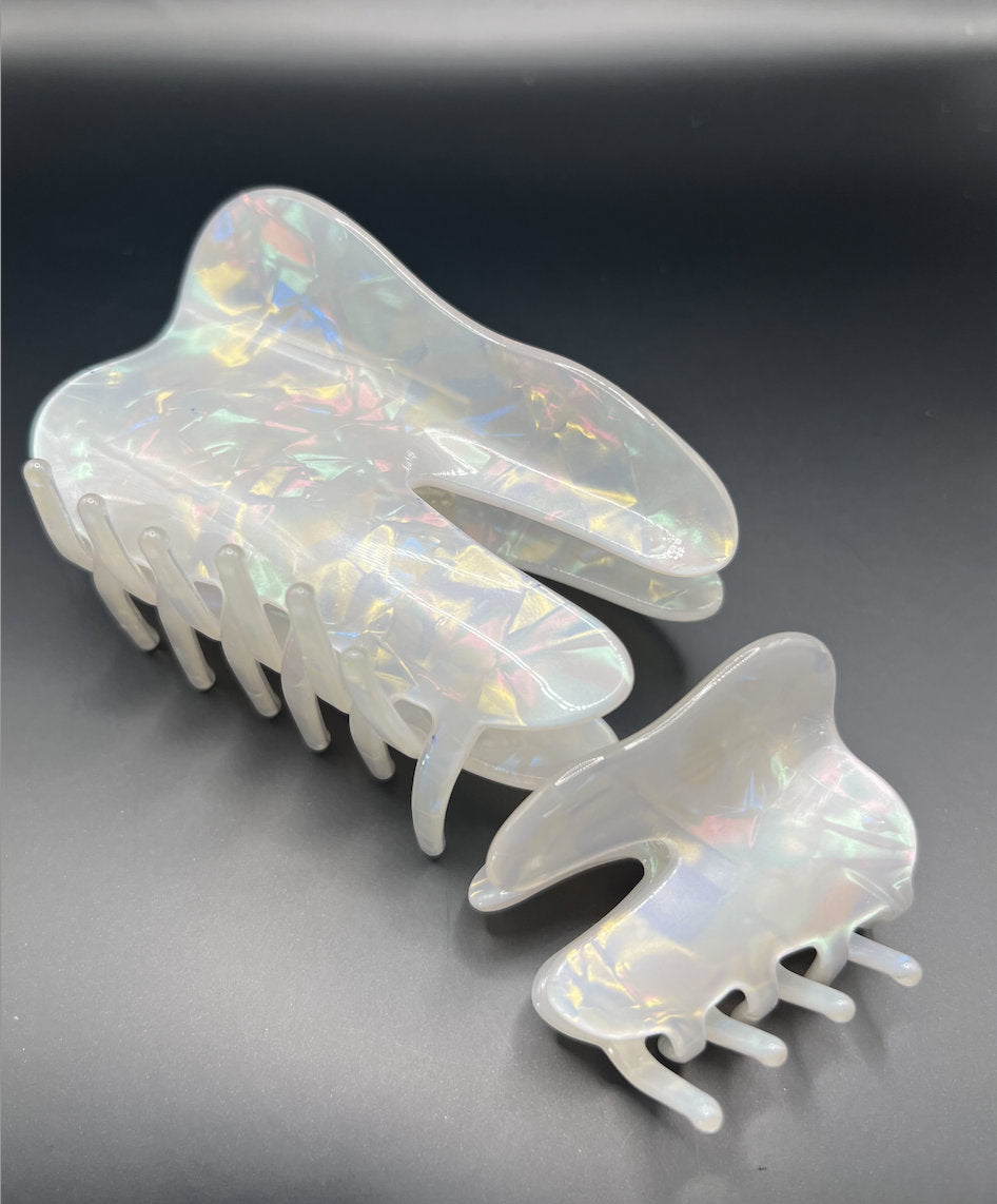 Small Pearly White Tooth Claw Hair Clip