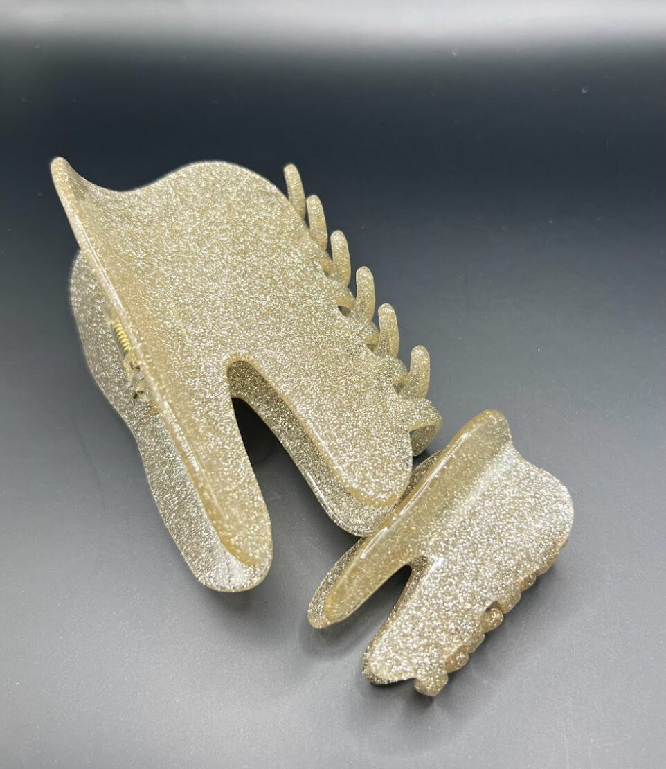 Small Glittering Gold Tooth Claw Hair Clip