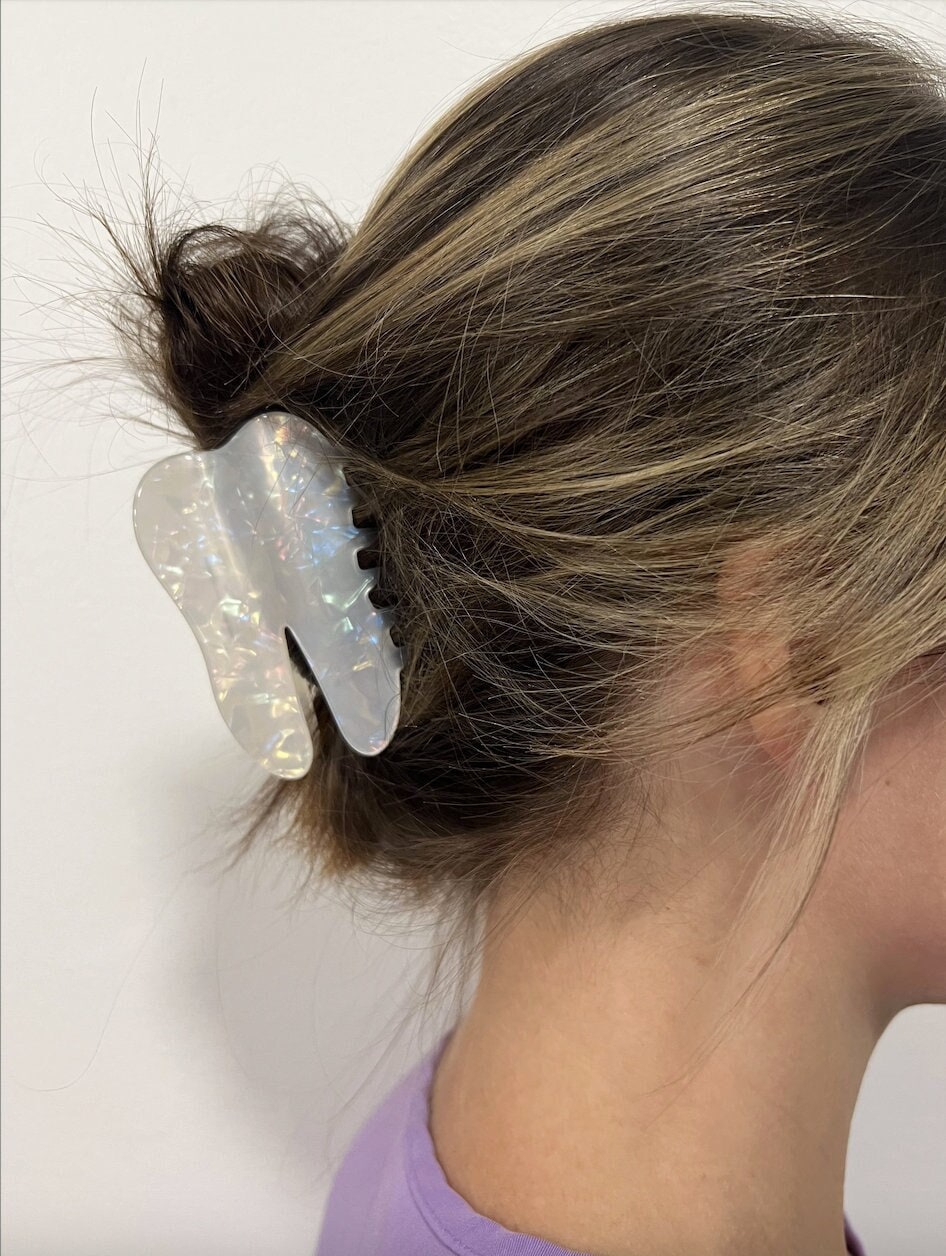 Pearly White Tooth Claw Hair Clip Large